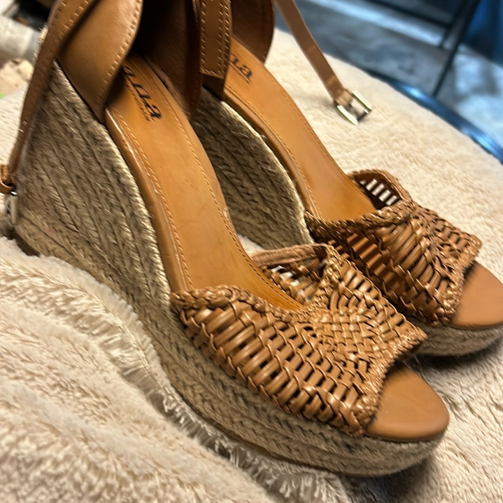 A.n.a horizon wedged heels